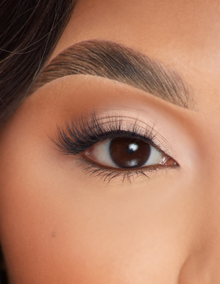 पी.लुईस फेयरी फ्लफ फेयरी लैशेस