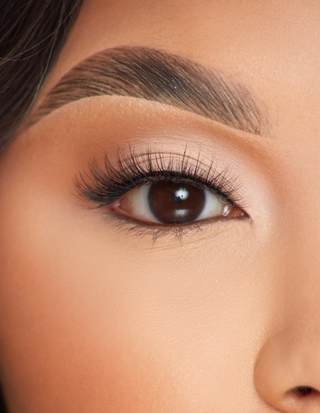 पी.लुईस सो ग्रेसफुल एंजेल लैशेस