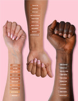 3 भुजाएँ पी.लुईस द चीक ऑफ़ इट बेक्ड ब्रॉन्ज़र पाउडर शेड्स के नमूने दिखा रही हैं