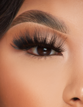 पी.लुईस एक्स्ट्रा वॉल्यूम लैशेज - वोल्टेज 3